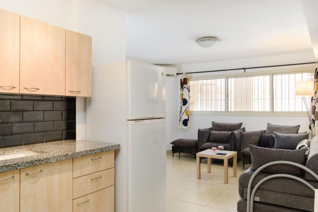 Lovely One Bedroom Few Steps From The Beach Netanya Exterior photo